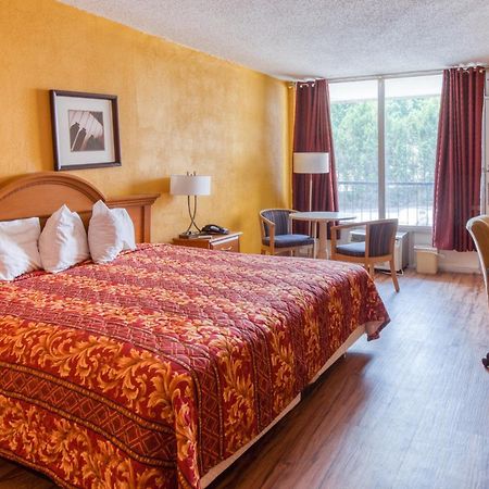 Budgetel Inn & Suites Forest Park Ngoại thất bức ảnh