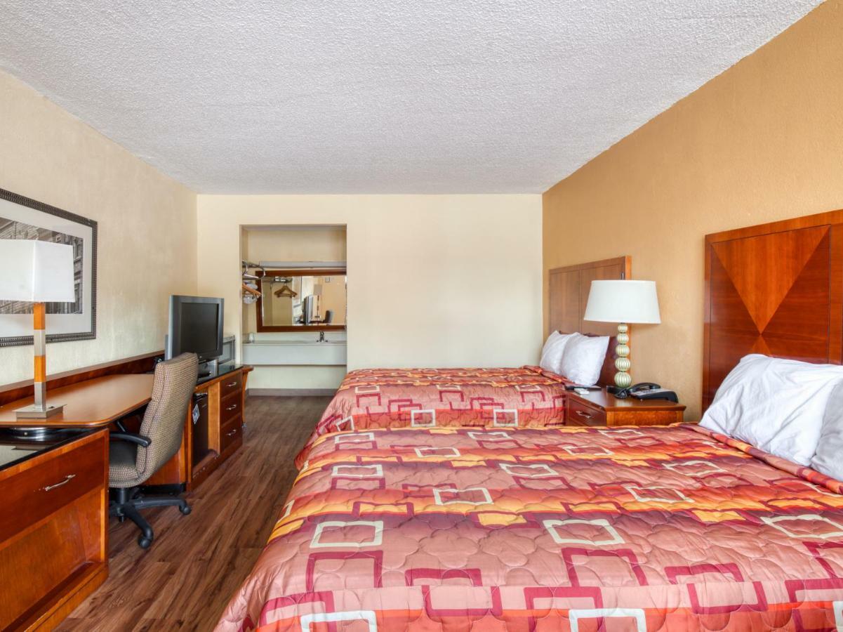 Budgetel Inn & Suites Forest Park Ngoại thất bức ảnh