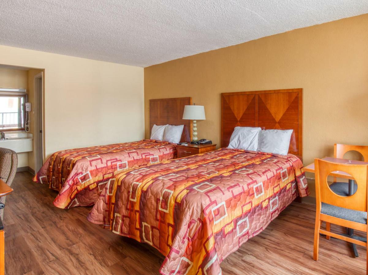 Budgetel Inn & Suites Forest Park Ngoại thất bức ảnh