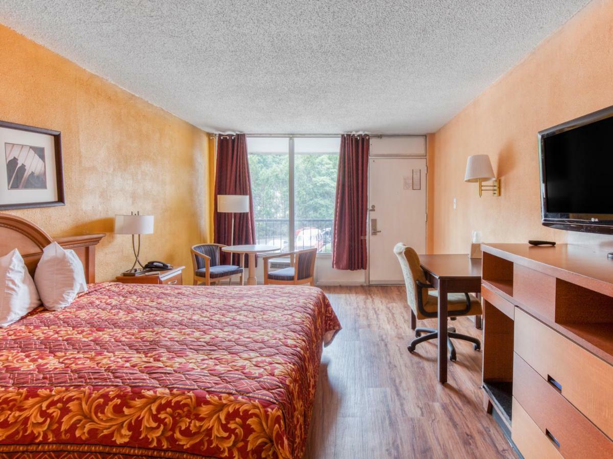 Budgetel Inn & Suites Forest Park Ngoại thất bức ảnh